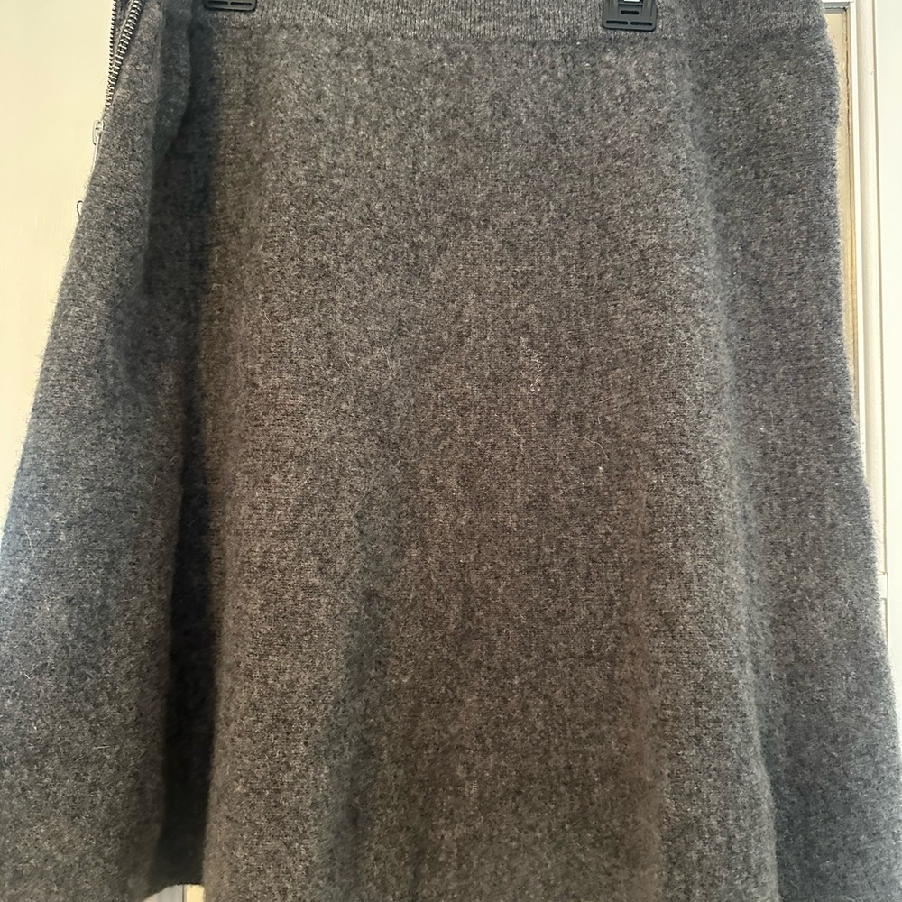 Elegant Gray Wool Skirt